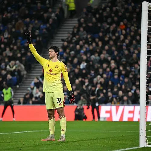 « J’aime ce défi physique » : Senne Lammens prospère avec Manchester United