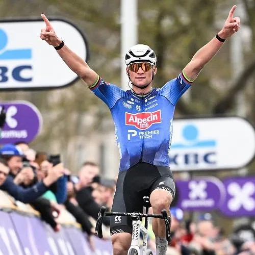 Mathieu Van der Poel brille et remporte le Circuit Het Nieuwsblad !