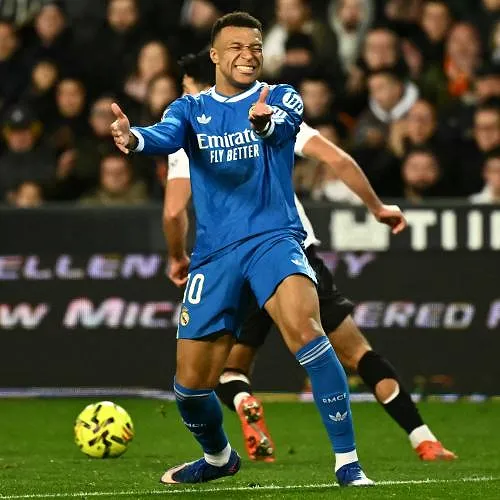 « Plusieurs jours » voire « plusieurs semaines » d’absence pour Mbappé qui souffre d’une entorse au genou