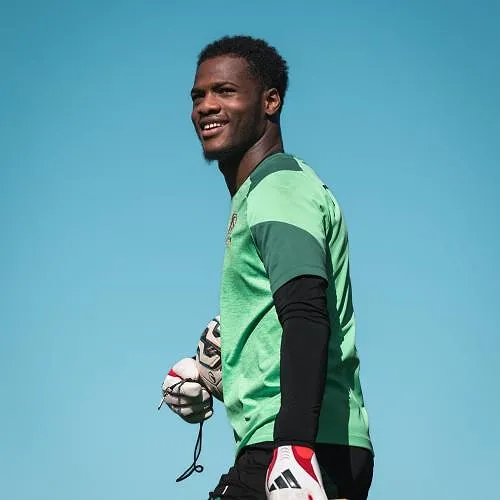 « Retour aux affaires » : Matthieu Epolo a repris l’entraînement au Standard ! (vidéos)