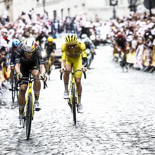 Van Aert revient sur sa victoire à Montmartre : « Pogačar était en dessous de son meilleur niveau »