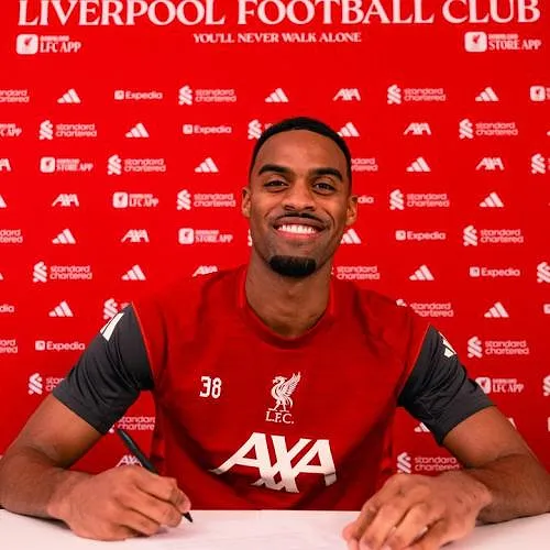 Bonne nouvelle pour Liverpool : Ryan Gravenberch prolonge jusqu’en 2032 !