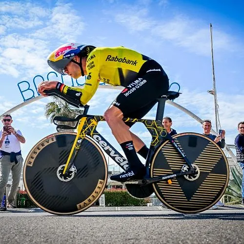Un chrono en mode mineur pour van Aert, qui vise l’étape gravel : « J’espère pouvoir être compétitif »