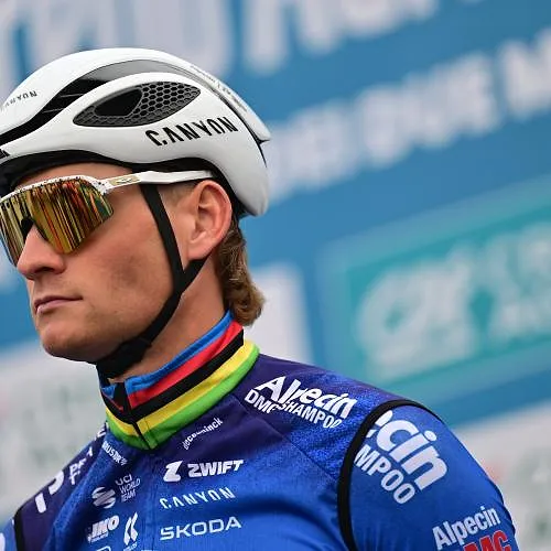 Mathieu van der Poel trop fort, vainqueur au sprint sur la quatrième étape du Tirreno-Adriatico