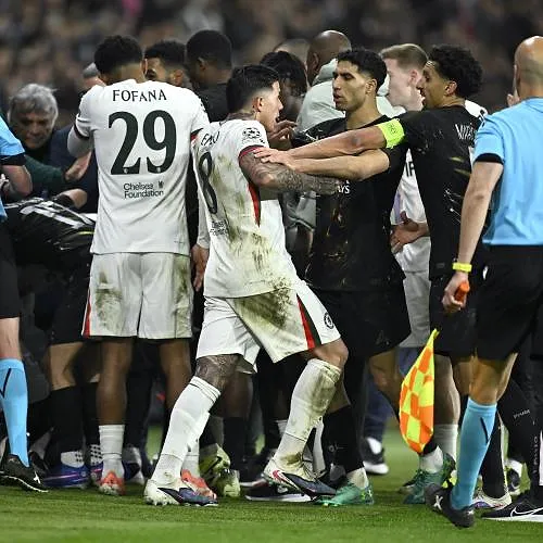 « J’ai agi sous le coup de l’émotion » : Pedro Neto s’excuse pour son coup de sang