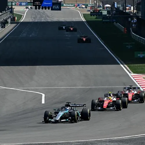 F1 Chine : George Russell remporte une course sprint à suspense