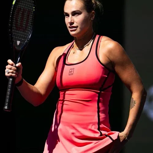Indian Wells : dans une finale à rebondissements, Sabalenka bat Rybakina et remporte le titre