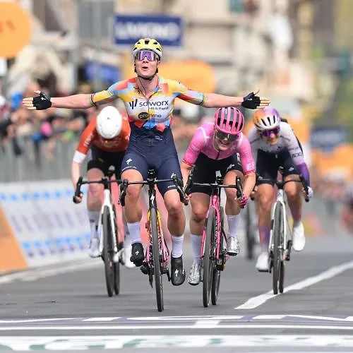 Lotte Kopecky triomphe à Milan-San Remo !