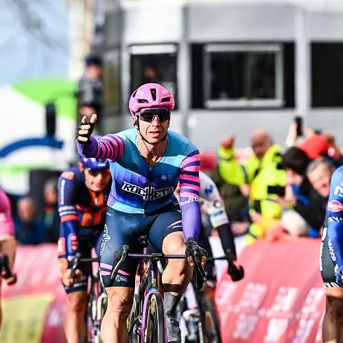 Tour de Bruges : Dylan Groenewegen prive Jasper Philipsen d’un troisième succès dans la classique flamande