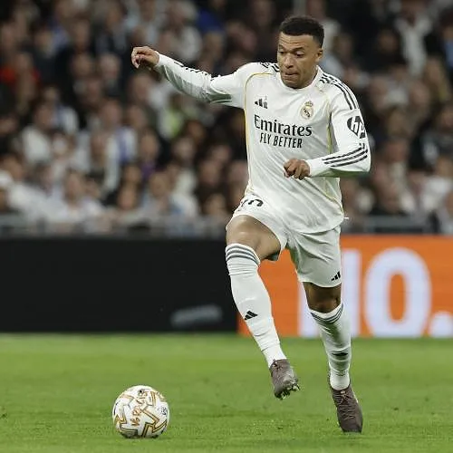 Mbappé dément les rumeurs : « L’information qui dit qu’ils ont ausculté le mauvais genou n’est pas vraie »