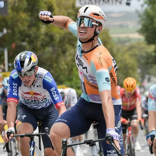 Tour de Catalogne : Remco Evenepoel perd une place, Ethan Vernon remporte la quatrième étape