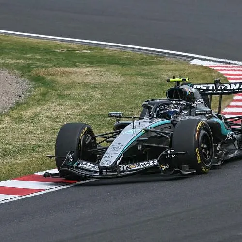 F1 : Kimi Antonelli enchaîne un deuxième succès de suite en remportant le GP de Suzuka
