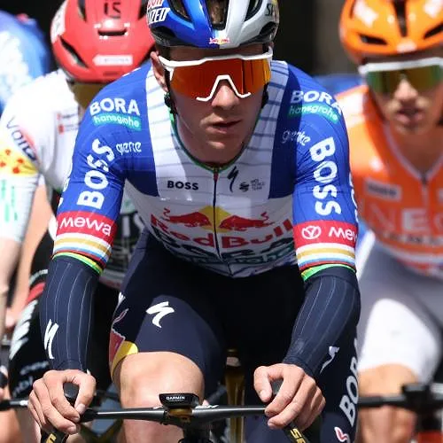 Remco Evenepoel bloqué par la météo : « Le vent de face m’a empêché de créer un écart »