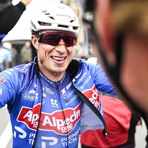 « C’était un objectif depuis très longtemps » : Jasper Philipsen réagit à sa victoire à In Flanders Fields