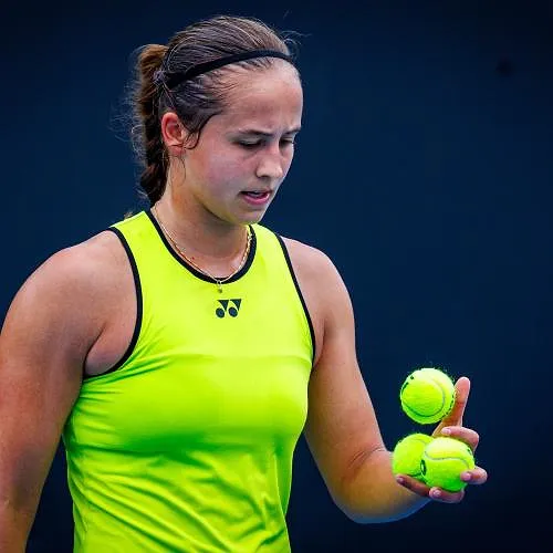 Blessée à la nuque, Vandewinkel a assuré sa « place dans le tableau final à Roland-Garros »
