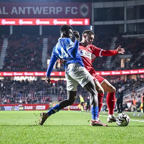 Un doublé de Daan Heymans permet à Genk de parfaitement lancer ses play-offs à l’Antwerp