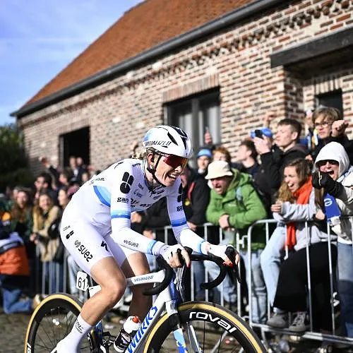 Tour des Flandres : Demi Vollering s’impose dans un superbe solo et prive Lotte Kopecky d’une 4ème victoire !