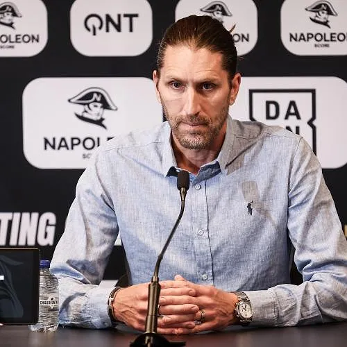 « Il faut provoquer un électrochoc » : Nicolas Frutos explique pourquoi Charleroi se sépare d’Hans Cornelis