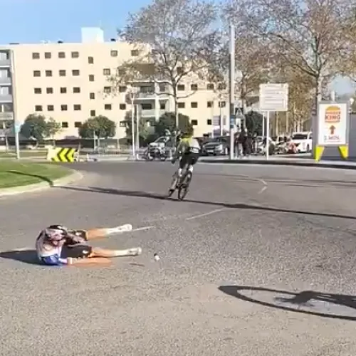 Les impressionnantes images de la chute de Remco Evenepoel au Tour de Catalogne dévoilées !