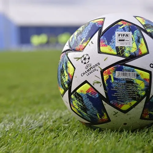 « Une période de négociation exclusive » : le ballon officiel de l’UEFA pourrait changer de marque !
