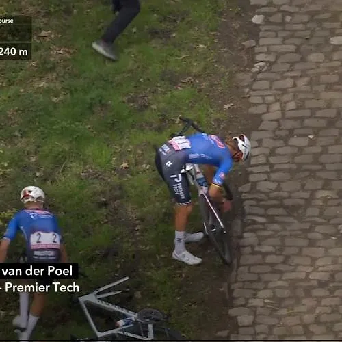Mathieu van der Poel a-t-il perdu toutes ses chances d’un quadruplé dans la Trouée d’Arenberg ?