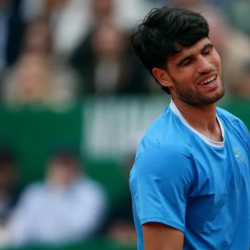 Touché au poignet, Carlos Alcaraz se retire du tournoi de Barcelone