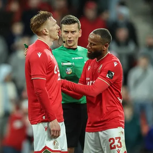 Le Standard en concurrence avec Reims pour un défenseur de 20 ans