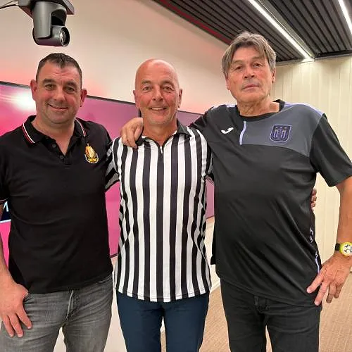 Course au titre, Anderlecht, Standard… : Marc Delire préface les affiches du week-end dans Top Prono avec deux fans !