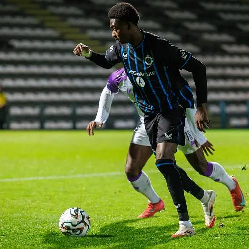 Le FC Barcelone a entamé des négociations avec le Club de Bruges pour Jesse Bisiwu !