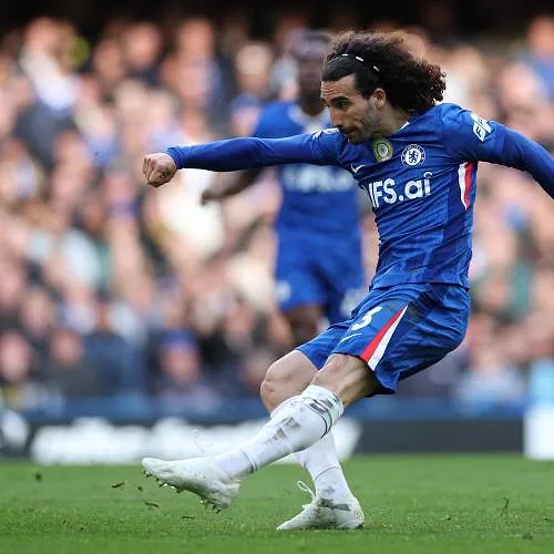 Le coiffeur personnel de Marc Cucurella a fait fuiter les compositions de Chelsea !