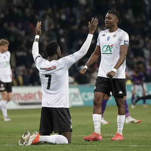 Scène cocasse en Ligue 2 : faute de joueurs aptes, un analyste vidéo doit participer à l’entraînement