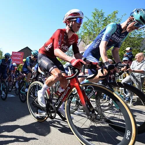 Liège-Bastogne-Liège : Lennert Van Eetvelt leader de la formation Lotto Intermarché