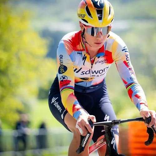 « Je dois avoir une confiance absolue » : Lotte Kopecky à la conquête de Liège