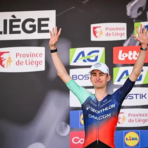 Paul Seixas entre logiquement dans le top 10 du classement UCI, Remco Evenepoel reste 4ème !