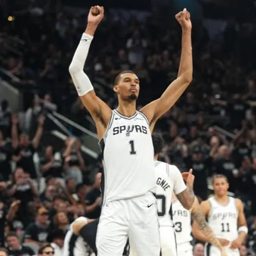 NBA : Wembanyama et les Spurs gagnent le 5ème match contre les Blazers et filent en demi-finale !