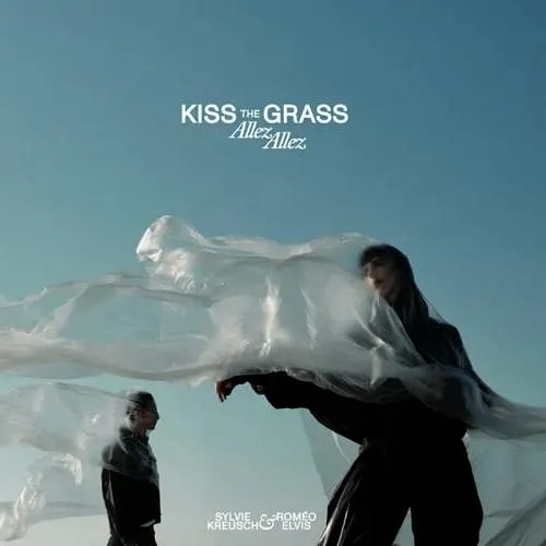 « Kiss the grass » : Découvrez le nouvel hymne des Diables Rouges à la Coupe du monde de Sylvie Kreusch et Roméo Elvis !