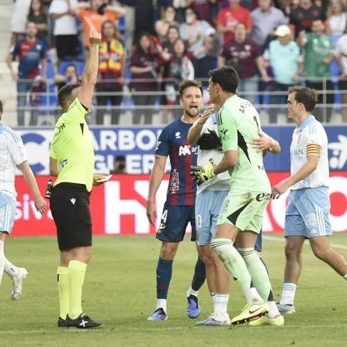 Après son geste scandaleux, le gardien de but de Saragosse, Andrada, est suspendu 13 matchs