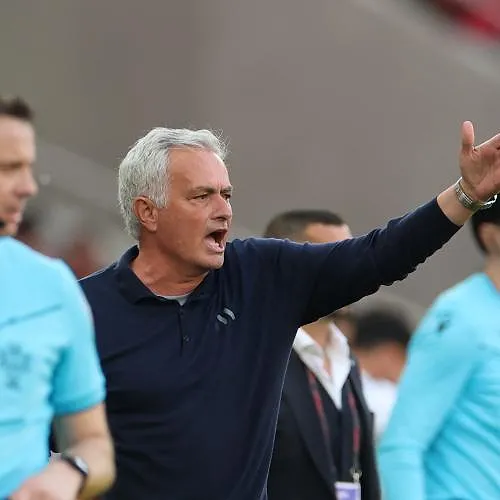 José Mourinho dément les rumeurs madrilènes : « Personne ne m’a contacté »