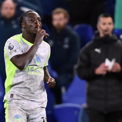 « Nous continuerons à nous battre jusqu’au bout » : Jérémy Doku croit encore au titre de Manchester City