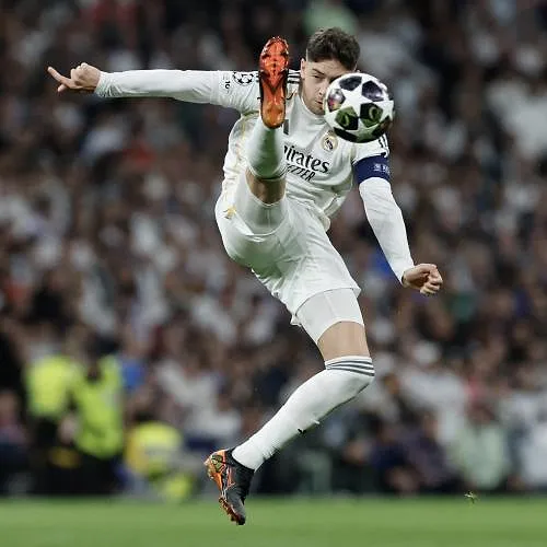 Rien ne va plus au Real Madrid : Tchouaméni envoie Valverde à l’hôpital après une nouvelle bagarre