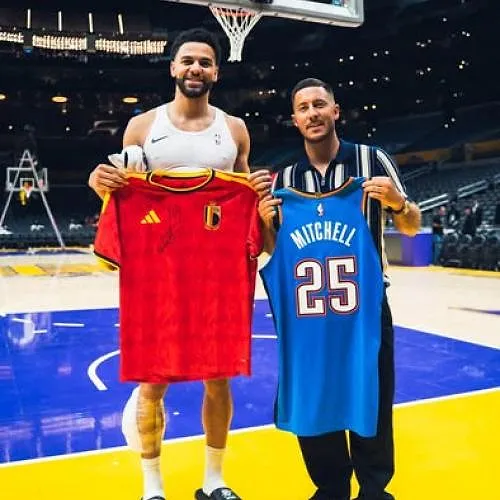 « Quel match de mon gars Ajay » : sous les yeux d’Eden Hazard, Ajay Mitchell réalise une performance XXL face aux Lakers