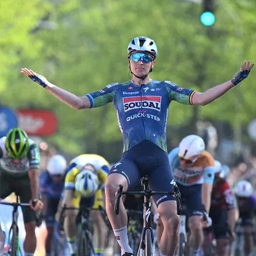 Tour de Hongrie : Tim Merlier s’offre sous la pluie la 3e étape au sprint et son 70e succès en carrière