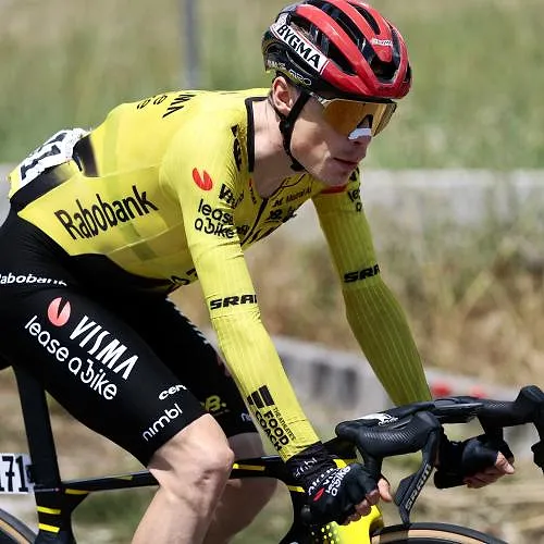 Giro : Jonas Vingegaard s’impose en solitaire au sommet du Blockhaus