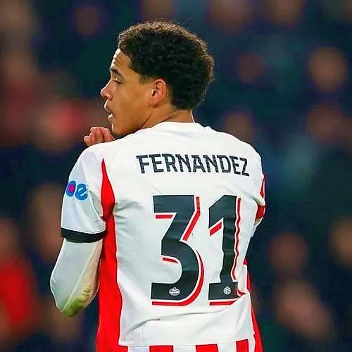 Noah Fernandez a débloqué son compteur but au PSV !