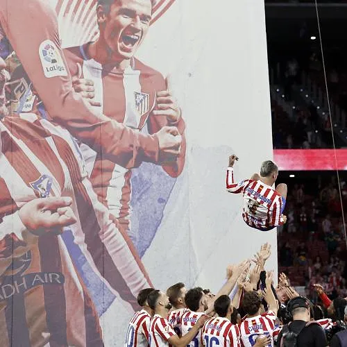 « Je ne me rendais pas compte de toute l’affection que j’avais ici » : Griezmann s’excuse de son départ au Barça lors de ses adieux
