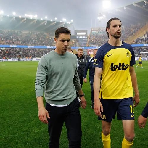 « Le football peut être cruel » : David Hubert estime que « le 5-0 est sévère »