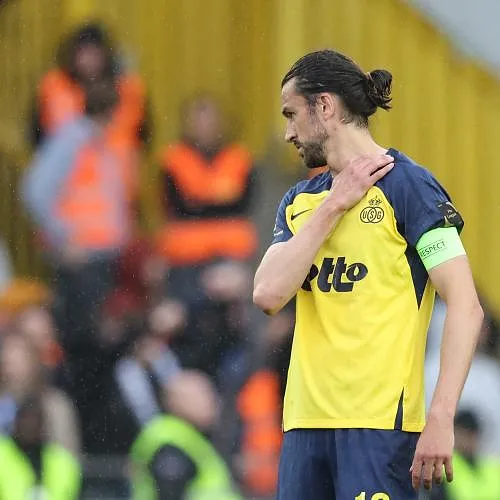 Christian Burgess écope de deux matchs avec sursis !