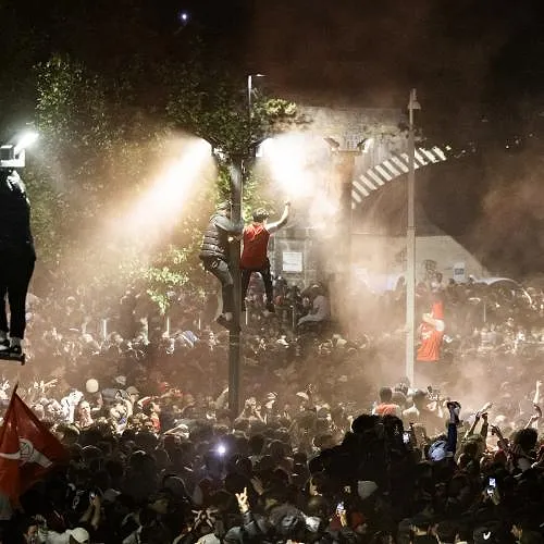 L’explosion de joie des joueurs, la fête dans les rues : Arsenal a fêté son titre de Premier League, 22 ans après