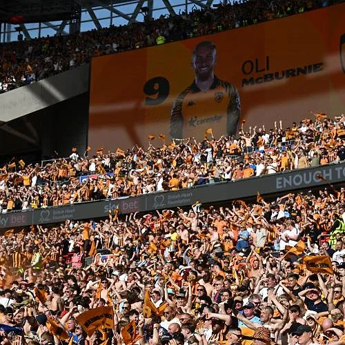 Hull City retrouve la Premier League 9 ans plus tard !