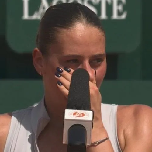 Roland Garros : « Un missile a détruit un bâtiment à 100 mètres de la maison de mes parents », Marta Kostyuk émue après son succès au 1er tour